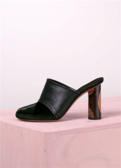 Pirate sandal in calfskin 